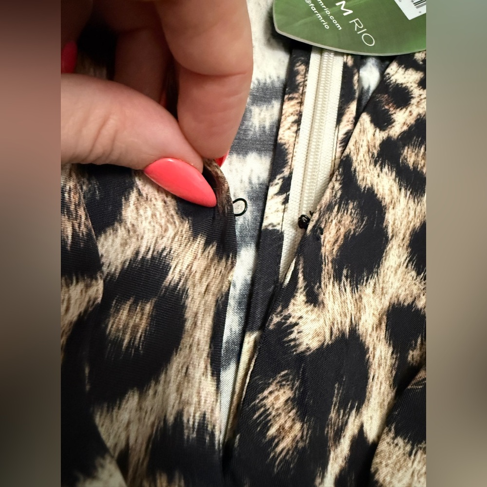 FARM Rio - Animal - Leopard Print MIDI Dress with V-neck - size Medium - NWT - Picture 8 of 16